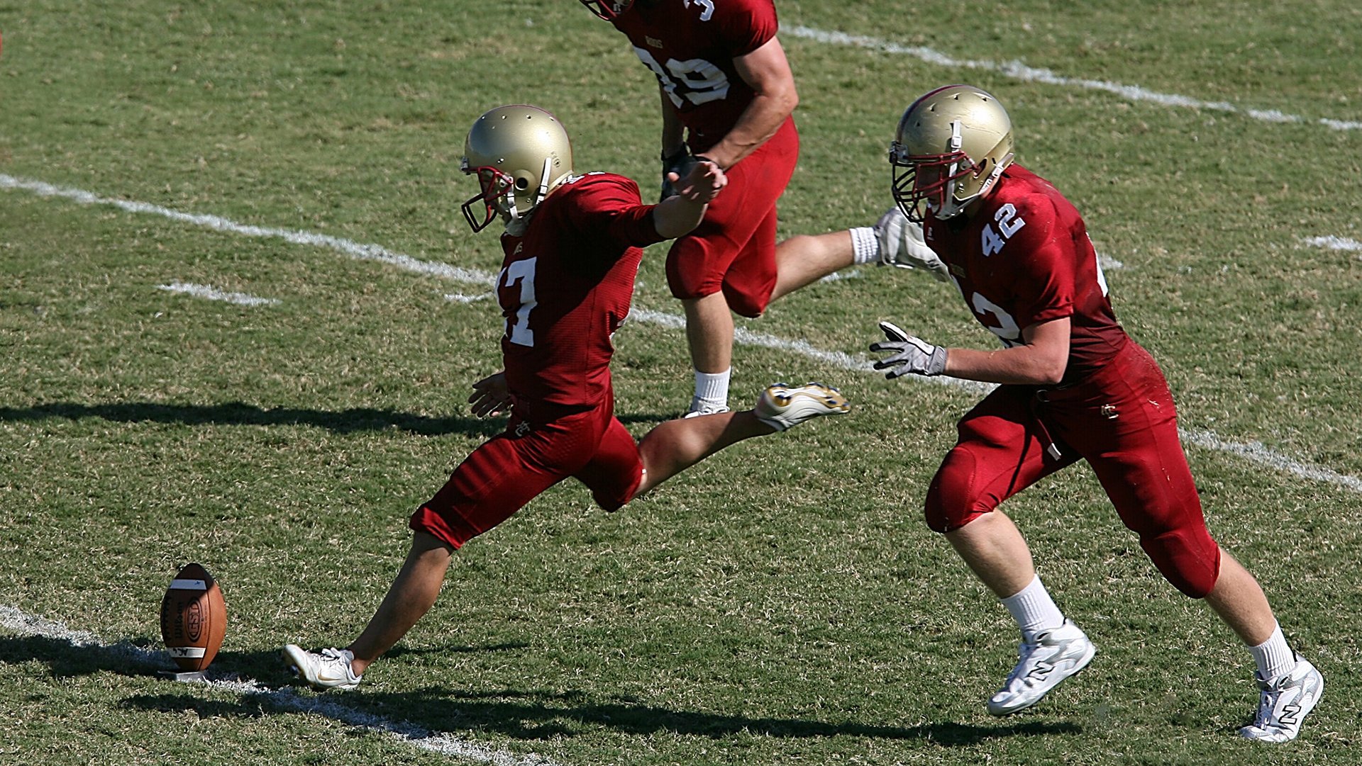 mk体育官网-五大联赛技战术对比是否呈现风格融合趋势，五大联赛技术特点