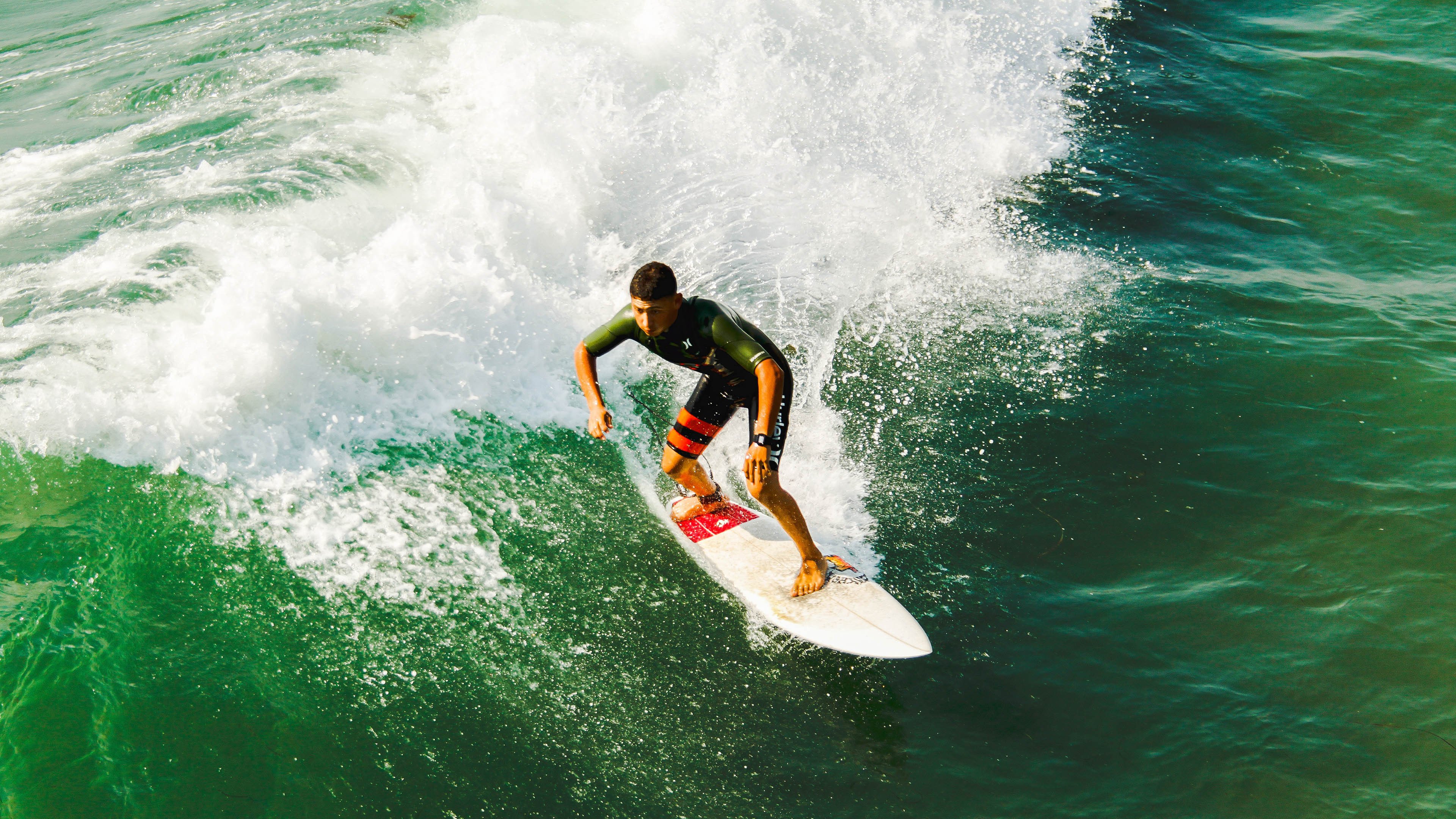 mk体育平台官网-乔纳·隆戈:为全黑队打破全球橄榄球赛事的收视纪录,乔丹橄榄球比赛